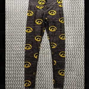 4 T-Shirts, leggings, 2 half sleeves